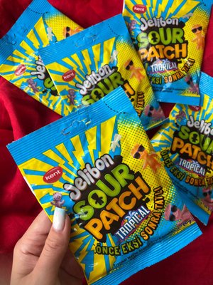 Кислі мармеладки у вигляді чоловічків мікс смаків Sour Patch Kids Tropical M-0010249 фото