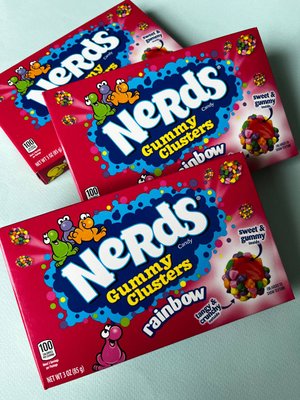 Цукерки Нердс мармеладки в різнокольоровому драже Nerds Gummy Clusters Candy 85г CA-0010076 фото