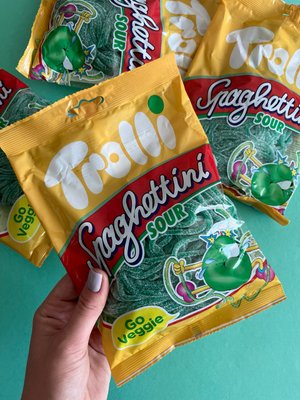 Мармеладные яблочные спагетти в кислой посыпке Trolli Spaghettini 200 g. M-0010084 фото