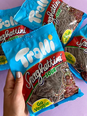 Мармеладные спагетти кока кола в кислой посыпке Trolli Spaghettini 200 g. M-0010085 фото